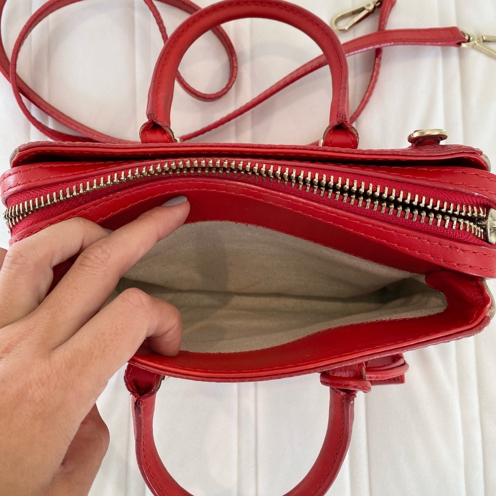 Carolina Herrera Small Red Crossbody - Picture 4 of 13